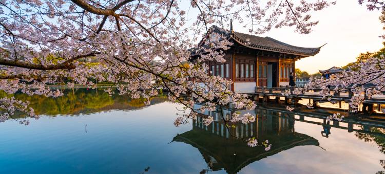 ReMAX热麦电竞酒店(未来科技城杭师大仓前地铁站店)图片