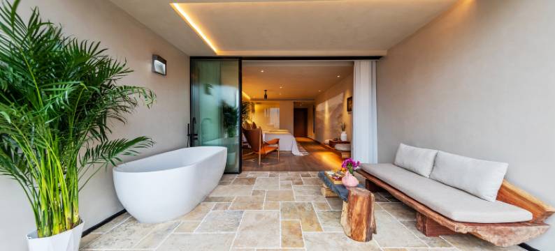 鸾喜·揽村设计师民宿(西江千户苗寨店)图片