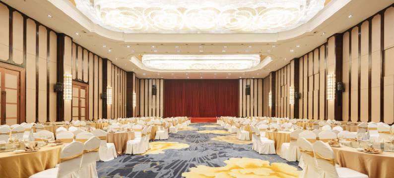 南充万泰大酒店(西华师大行署校区店)图片