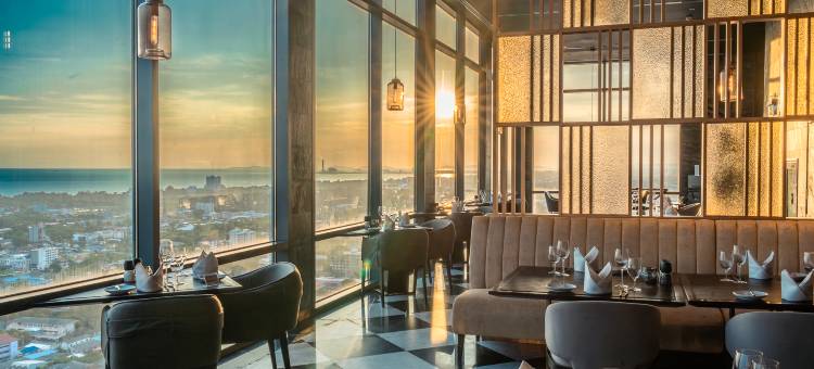 罗勇市中心假日套房酒店(Holiday Inn & Suites Rayong City Centre)图片