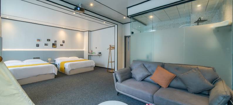 北海银滩逸龙影音酒店(国际客运港码头店)图片