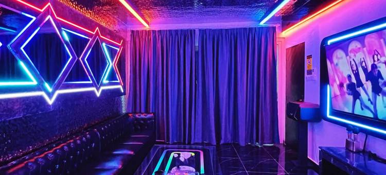 Dato Villa Lux KTV+Pool+BBQ(26pax) 12min to Jonker图片