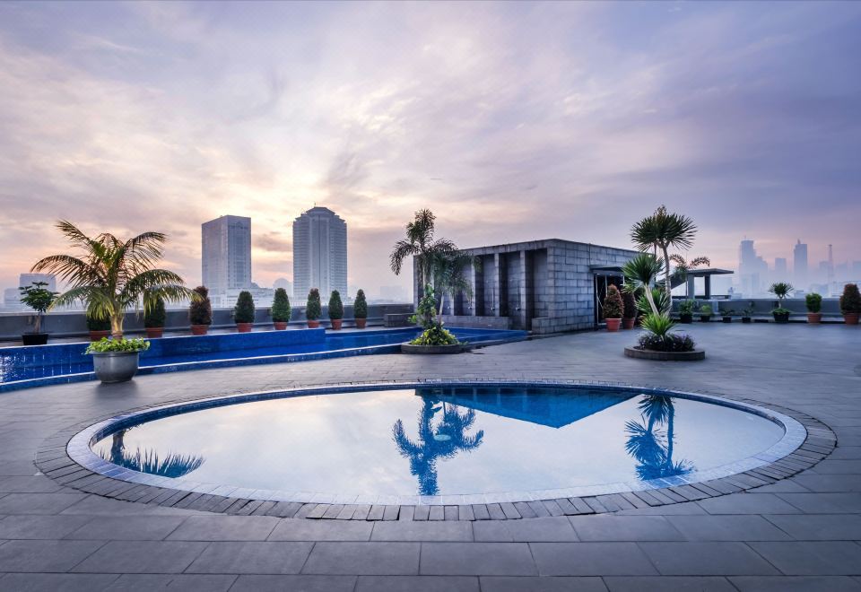 Merlynn Park Hotel Hotel Overview