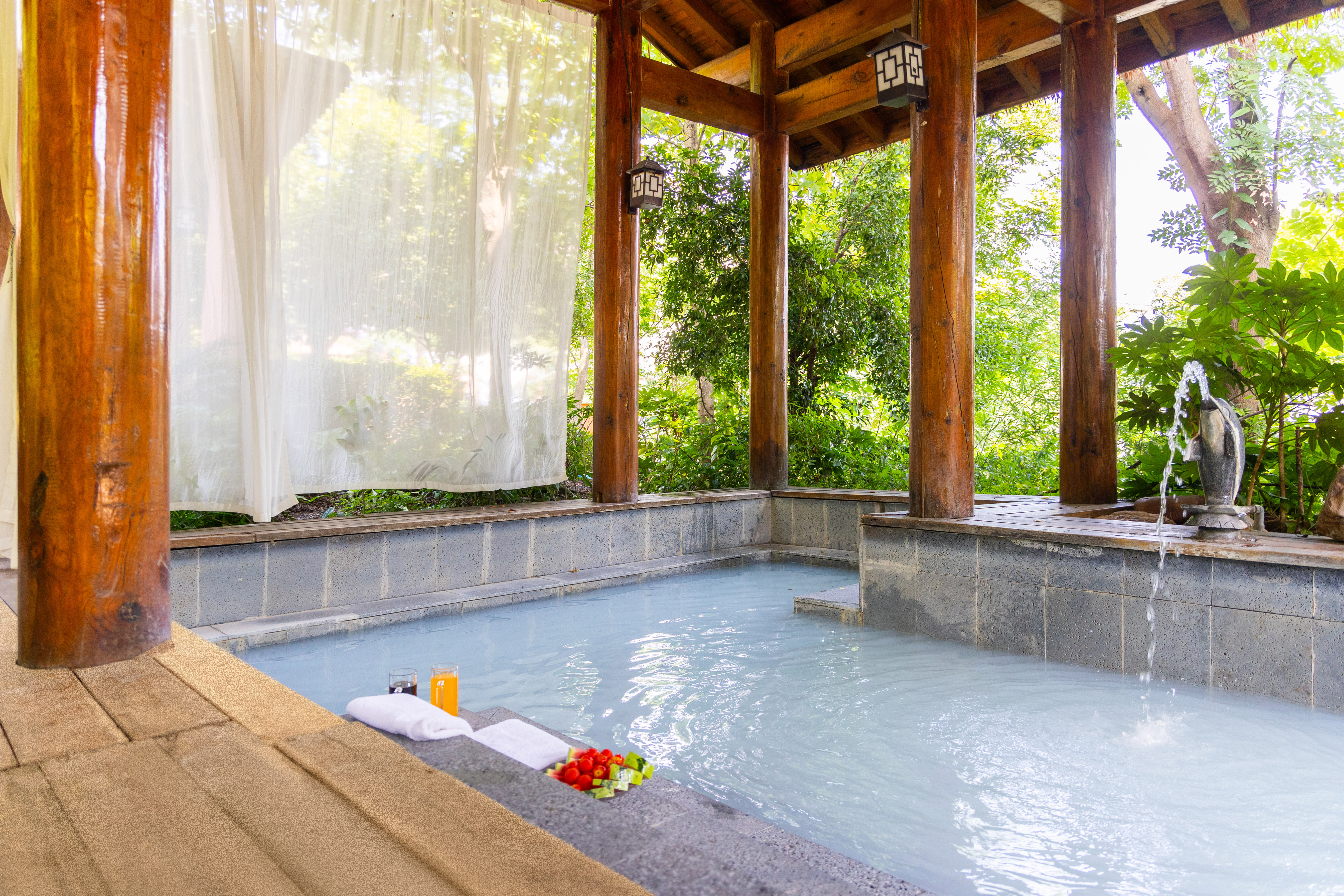 Huitang Huatian City Hot Spring Resort Hotel Over view