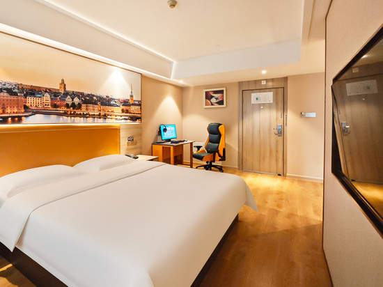 竞放电竞酒店(昆山南站店)