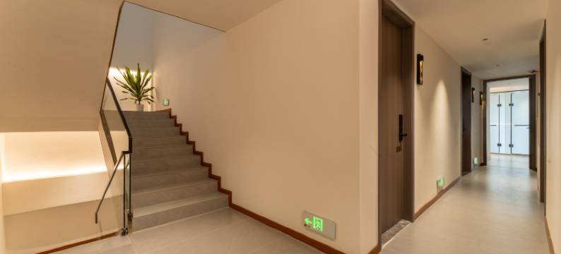 幕辰山居民宿(西江千户苗寨景区六号风雨桥店)图片