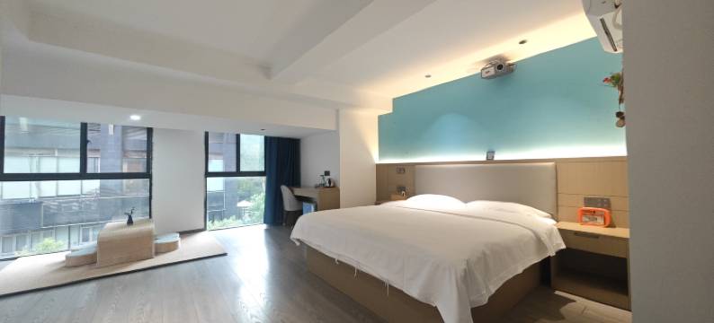 寒暄智能民宿(江汉路步行街店)图片