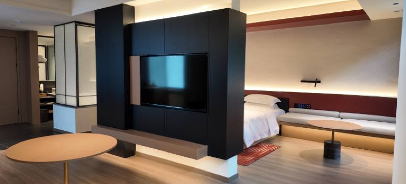 泸定烹坝十里香酒店图片