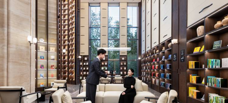 郑州经开区第二大街亚朵酒店图片