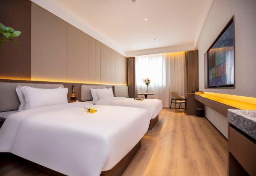 Qingmu Platinum Hotel (Nanjing Xinjiekou) Hotel Overview