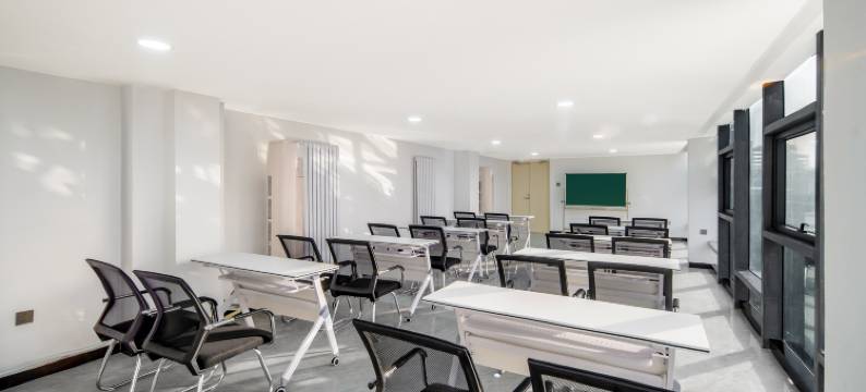 西昌索特酒店(邛海湿地火把广场店)图片