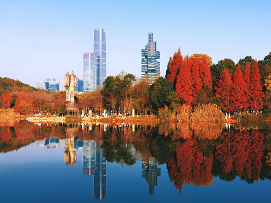 HUACHENG华呈·V时光漫步酒店(观山湖公园林城西路地铁站店)