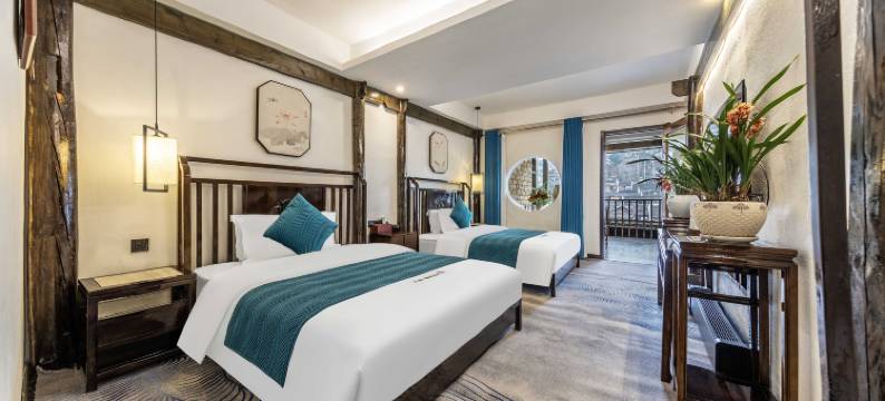 凤凰拾光·童年｜沱江180度夜景｜古城江景民宿图片