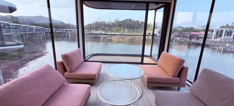 凤乡乐宿太空舱湖景民宿图片