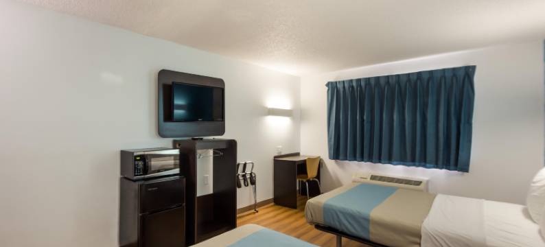 罗斯柴尔德6号汽车旅馆(Motel 6 Rothschild, WI)图片