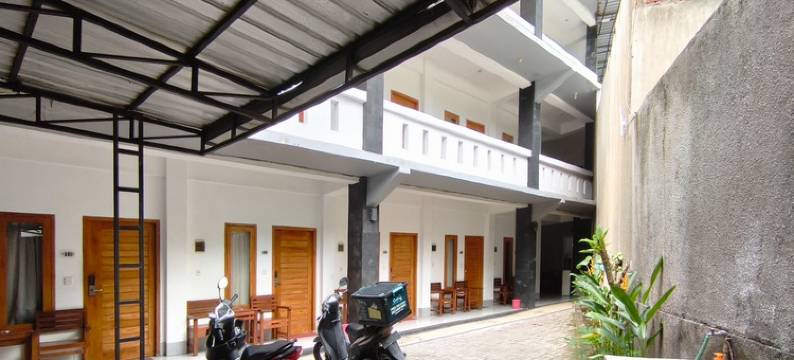 BC Inn near Senggigi Harbour RedPartner图片