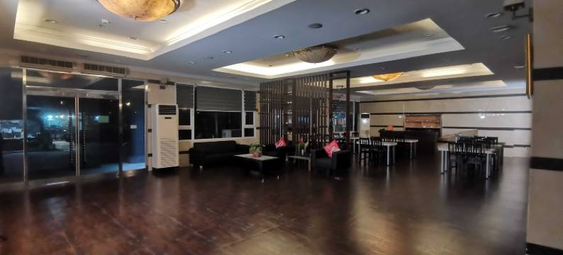 克拉克国际机场附近的 Townhouse Oak Vera Hotel(Townhouse Oak Vera Hotel Near Clark International Airport)图片