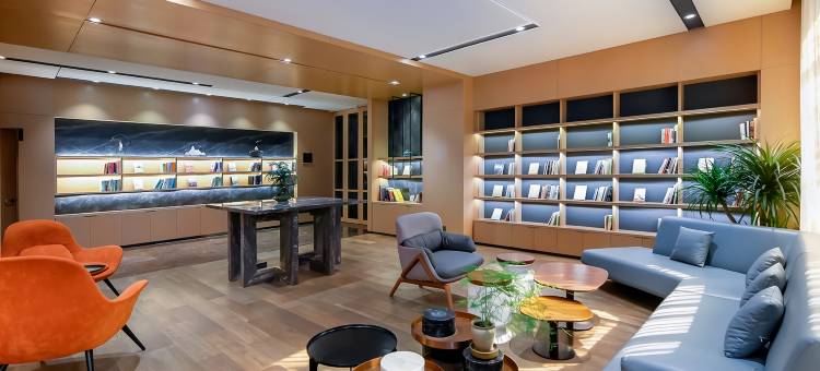 宜尚PLUS酒店(重庆李子坝两路口地铁站店)图片
