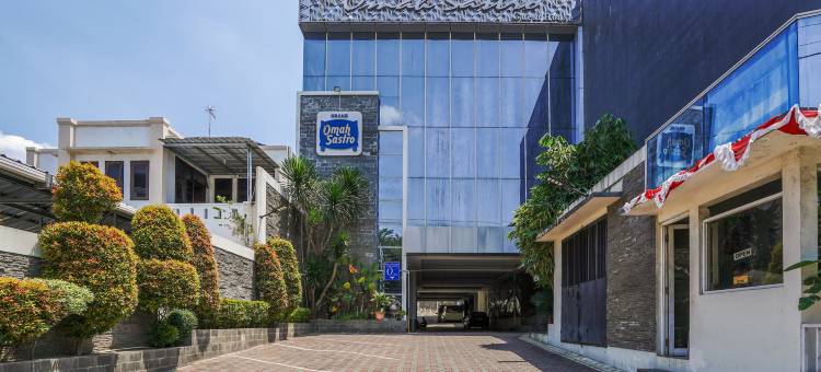 桑斯维布斯酒店格兰德奥玛萨斯特罗格加扬(Sans Vibes Hotel Grand Omah Sastro Gejayan)图片