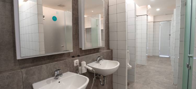 日惹波波德马利奥波罗酒店(Bobopod Malioboro, Yogyakarta)图片