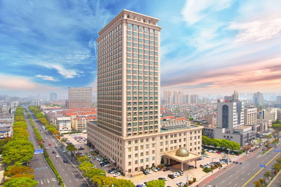 平湖白金漢爵大酒店