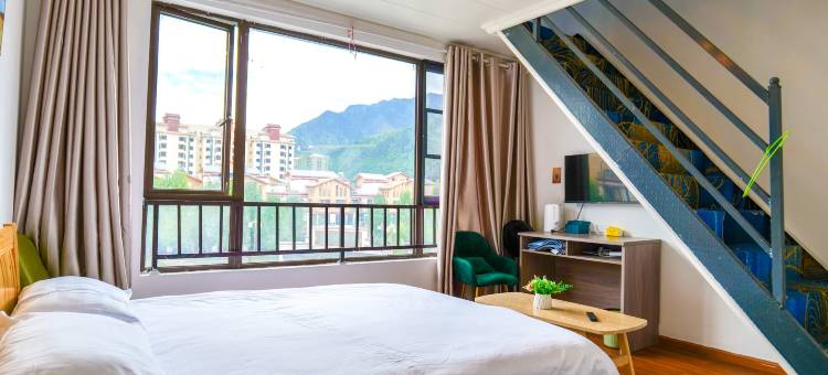 林芝雨鸣客栈图片