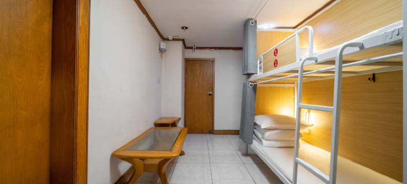 重庆夜半钟声青年旅舍(洪崖洞解放碑店)图片