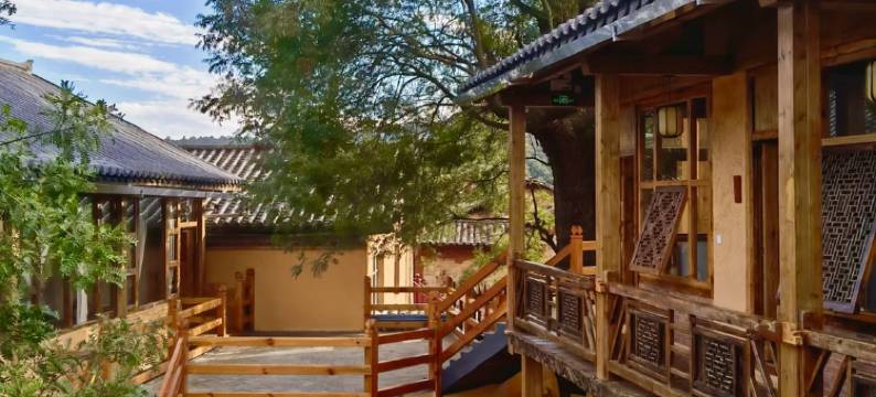 弥勒可邑小镇合木别院图片