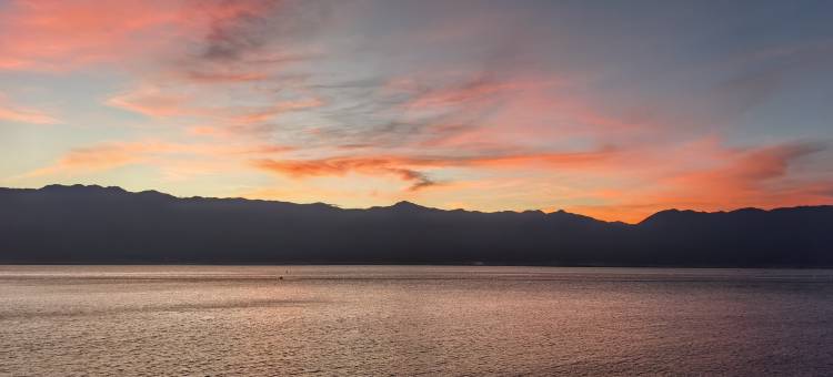 海边月光•洱海｜AWAKENING•SOULM落日海景设计师酒店(小普陀店)图片