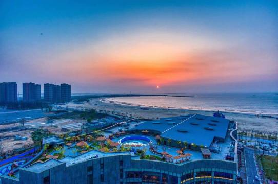 栖海·设计师魔法温泉主题海景公寓(山海广场店)图片