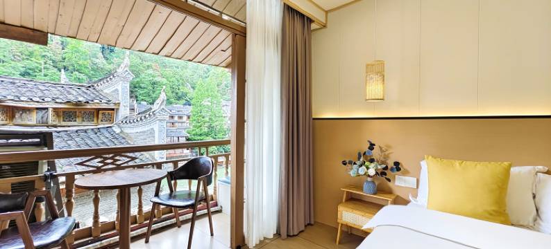 云居精选江景民宿(凤凰古城店)图片