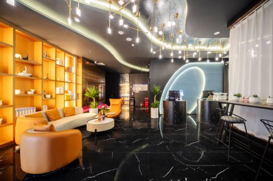 逸宿千寻酒店(元谋西站第一人民医院店)