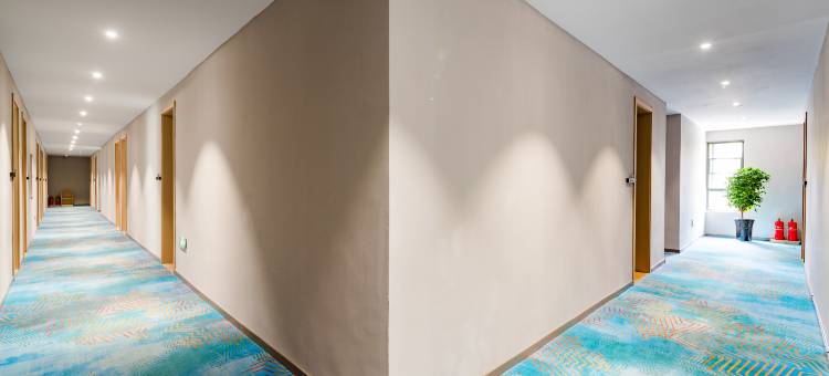 四季华悦精品酒店(洛阳火车站丹尼斯大卫天地店)图片