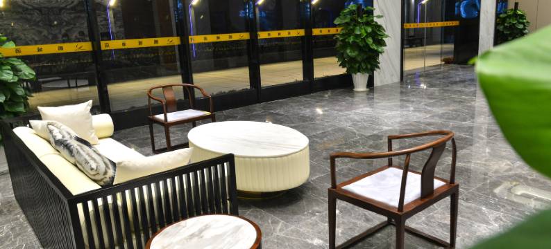 鹏城酒店(深圳观澜竹村地铁站店)图片