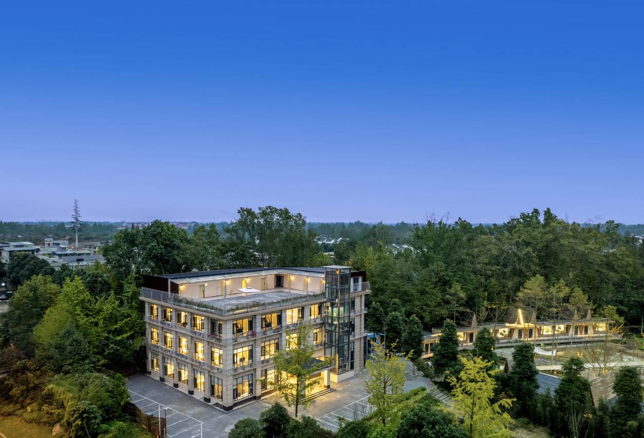 四月天·青城温泉酒店(街子古镇店)