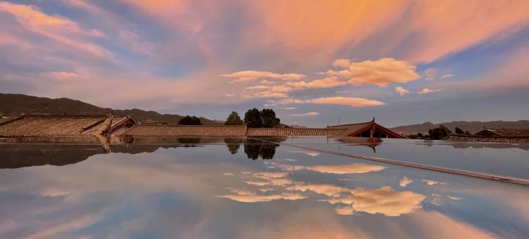 花筑·阳光三地丨Cloud天空之境·落日晚霞观景美宿(束河古镇店)图片