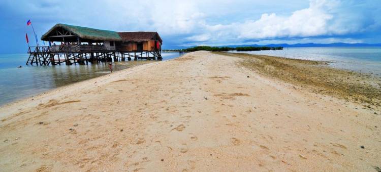 卡尔顿马丁酒店(RedDoorz Carlton-Martin Hotel Masbate City)图片