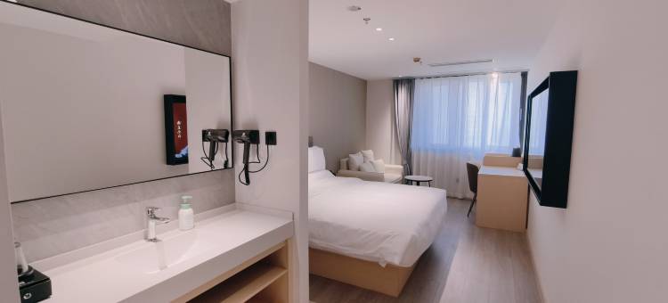 华驿精选酒店(南通叠石桥家纺城罗缦广场店)图片