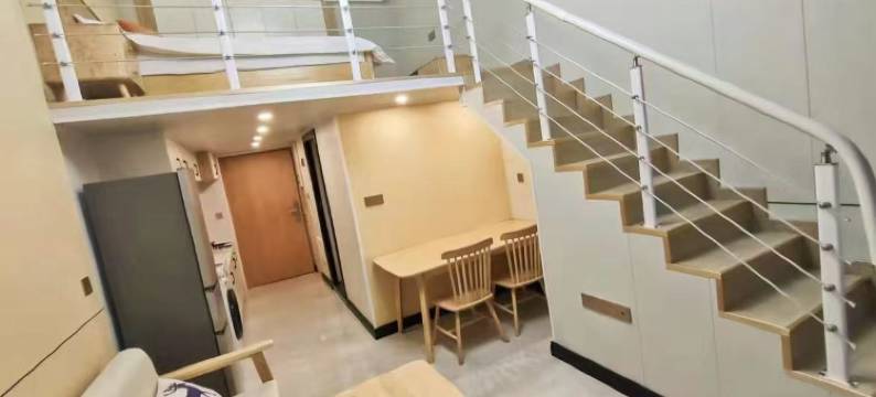 半夏·轻奢LOFT公寓(鱼尾洲地铁站力高雍湖国际店)图片