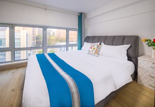 Muen LOFT Light Luxury Apartment (Qingdao North Railway Station Yongnian Road Subway Station) Hotel Overview