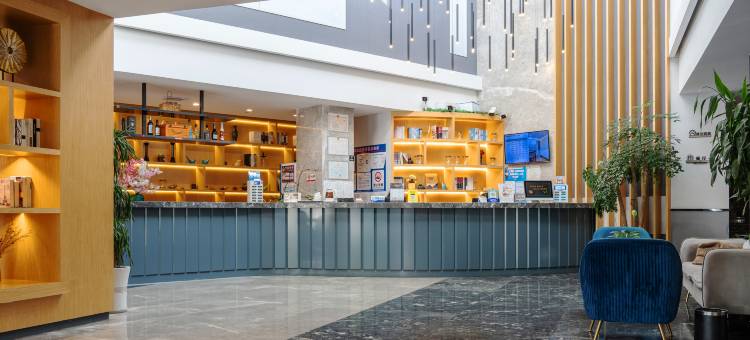 艺龙万国酒店(南昌火车站八一广场店)图片