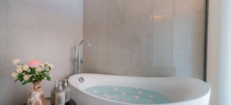 和静陌然酒店图片