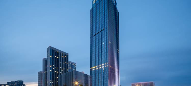 大连高新万达广场星海湾大桥亚朵酒店图片