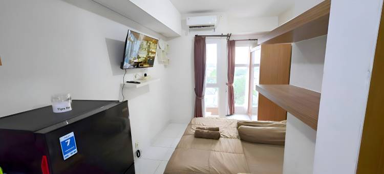 Apartemen amazana cheapest,cozy with wifi,pool and gym by luckystay图片