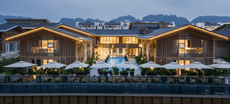 一宅新中式合院·智能客控丨设计师美学轻奢酒店(雅安高铁站店)图片