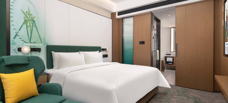 哈尔滨中央大街索菲亚教堂希尔顿欢朋酒店图片