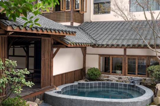 树下・艺术疗愈Healing・泳池・酒吧・雪山温泉・森林花园设计师美宿图片
