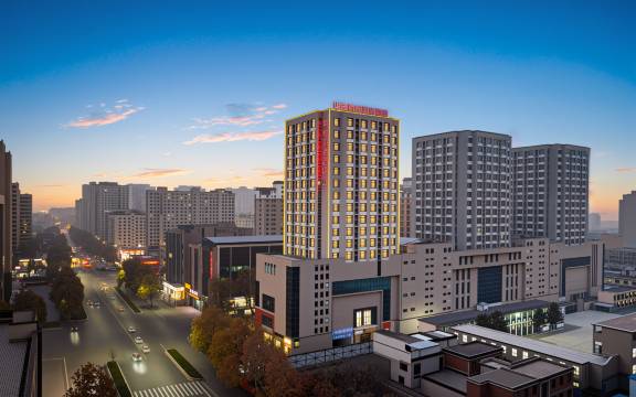 辉县华隆丽都风尚酒店(时代广场店)