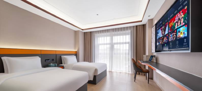 亚曼轻奢酒店(木雕城五马塘夜市店)图片