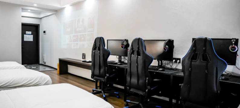 乱·艺术电竞酒店(重庆大学城熙街店)图片